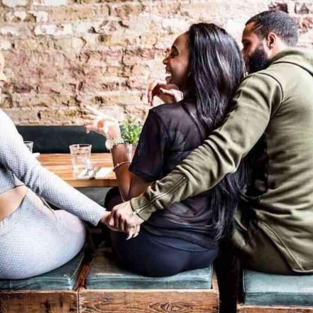 Onderzoek stelt dat mannen vreemdgaan uit stress door eigen vrouw; Sidechicks kennen hun plek