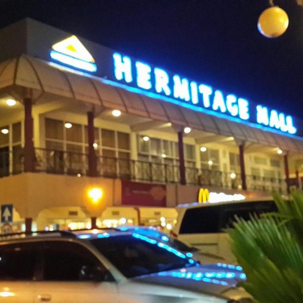 Man laat dame van Hermitage Mall naar Noord lopen nadat ze omgang met hem weigert