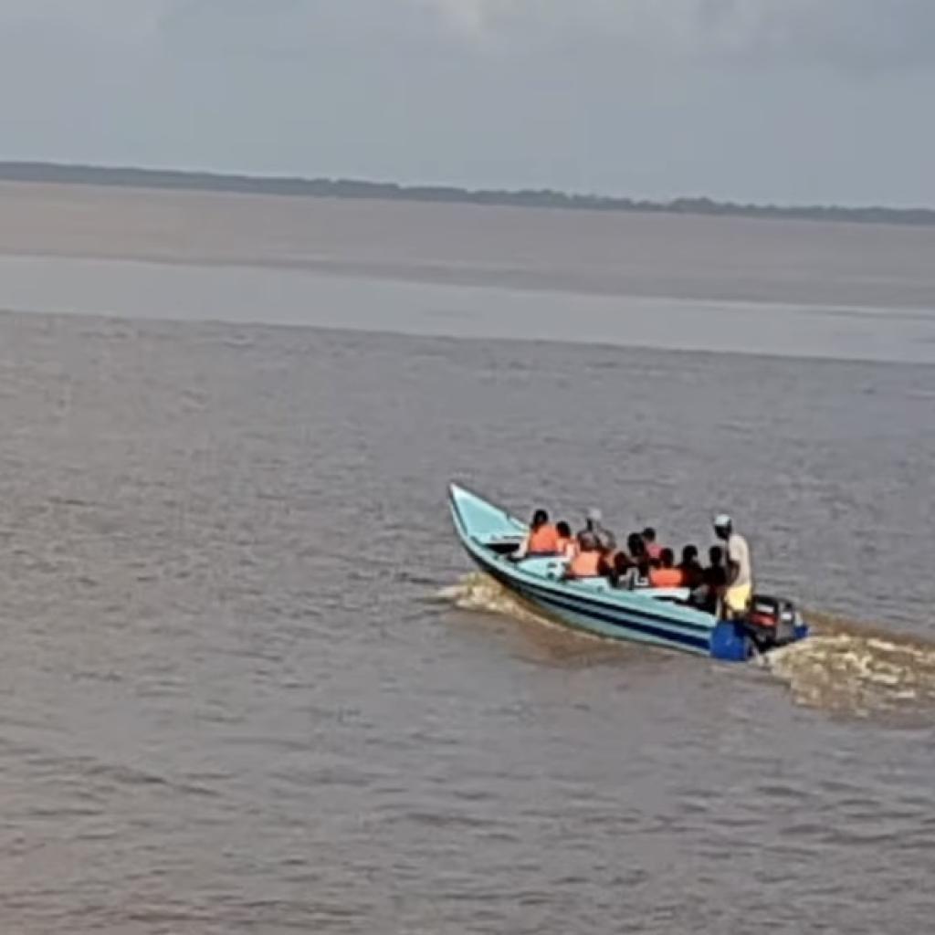 Vrouw doet inkopen in Cayenne; Krijgt in Suriname de schrik van haar leven