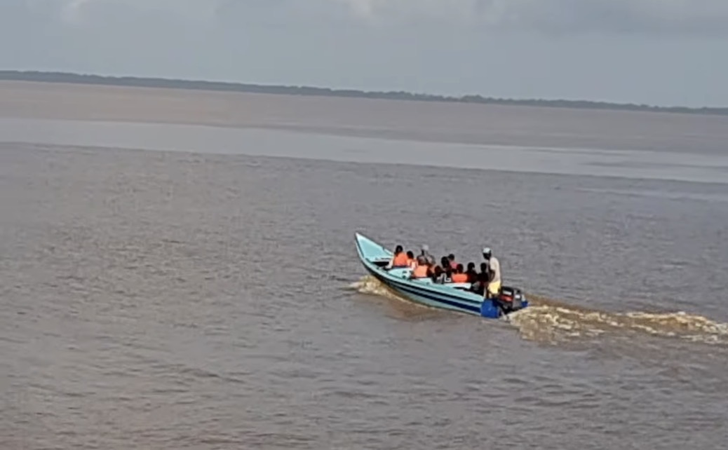 Vrouw doet inkopen in Cayenne; Krijgt in Suriname de schrik van haar leven