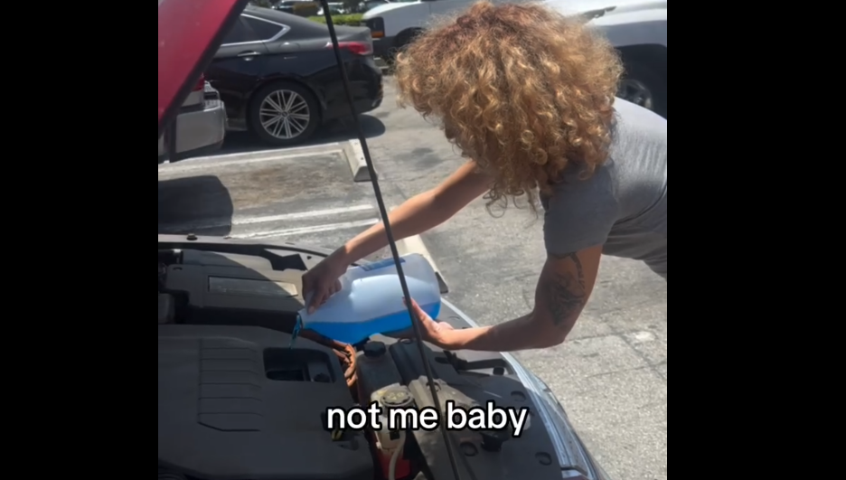 Video - Vrouw zegt geen man nodig te hebben; Even later belandt haar auto bij de monteur