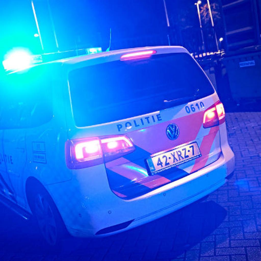 Twee jongens zetten 11-jarig meisje onderdruk om hun hoofd te geven na afpakken step