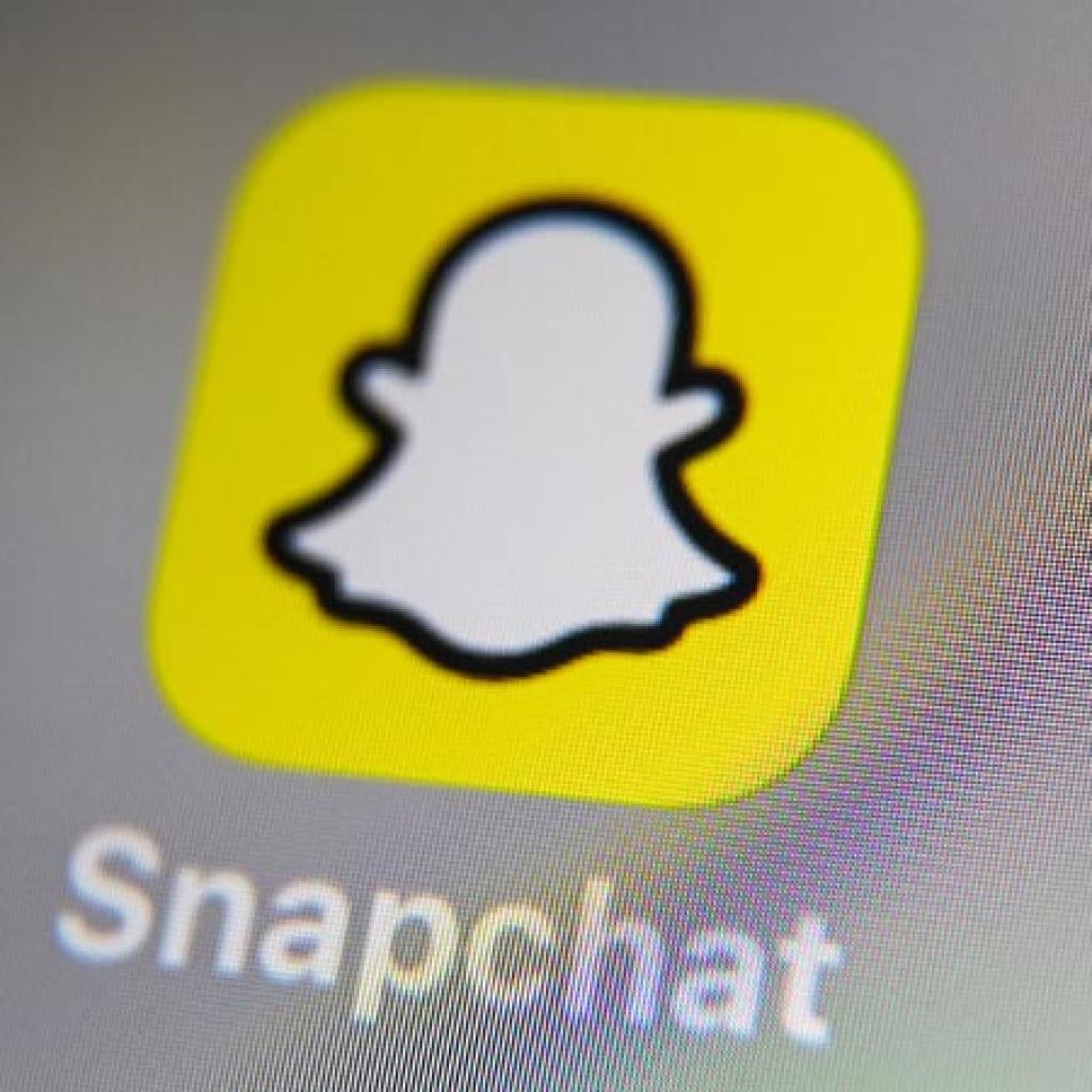 Side-chick is wachten zat en exposed Surinaamse man met Snapchat-video naar zijn vrouw