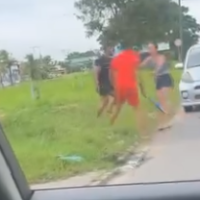 Video - Twee mannen die te keer gaan
