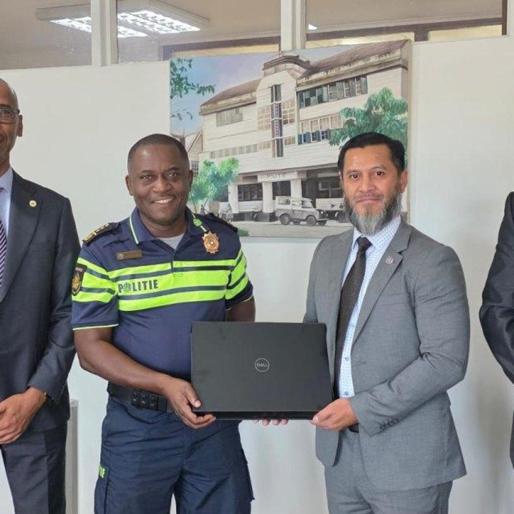 INTERPOL Washington schenkt apparatuur en software aan NCB Paramaribo via Project Terminus