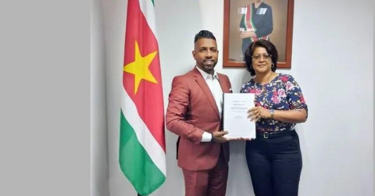 Korps Politie Suriname biedt beleidsverslag aan over aanpak huiselijk geweld