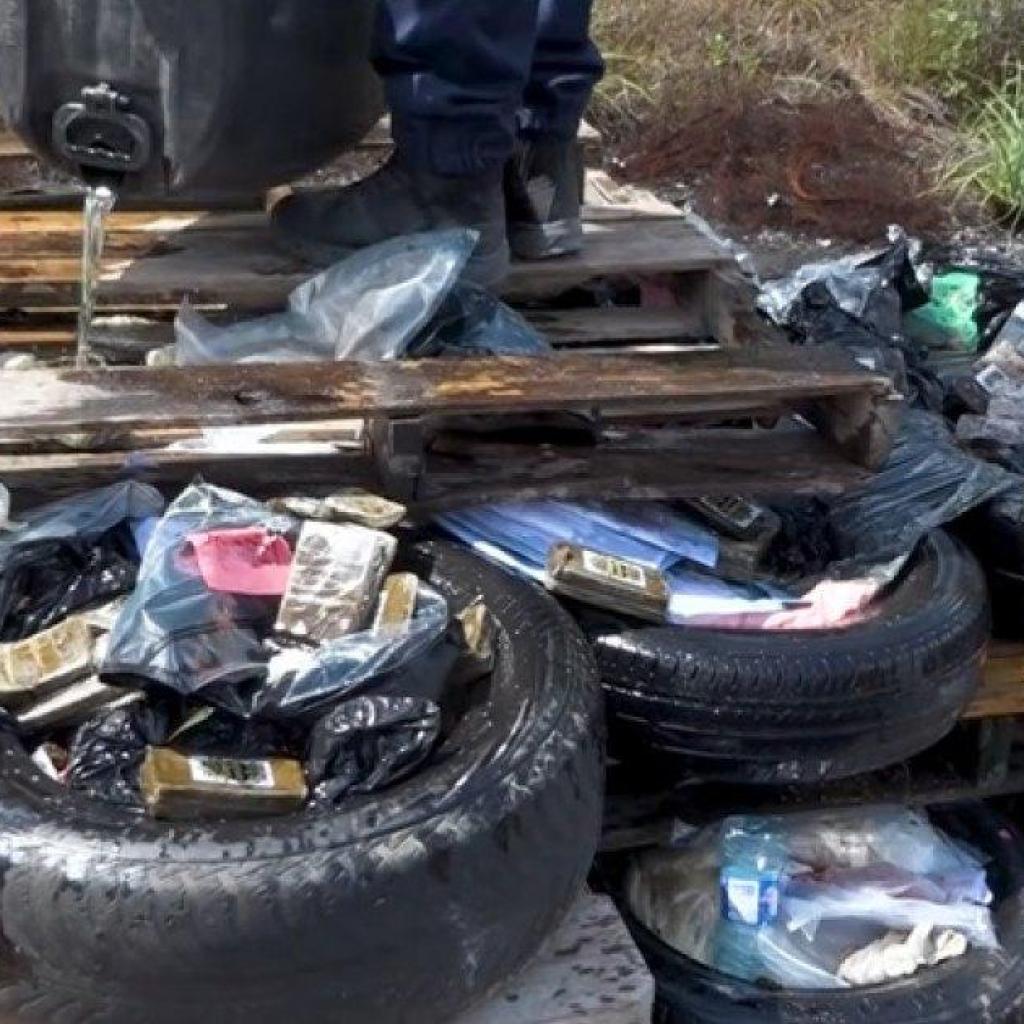 Politie vernietigt 155 kilogram drugs en andere verboden middelen in Kraka