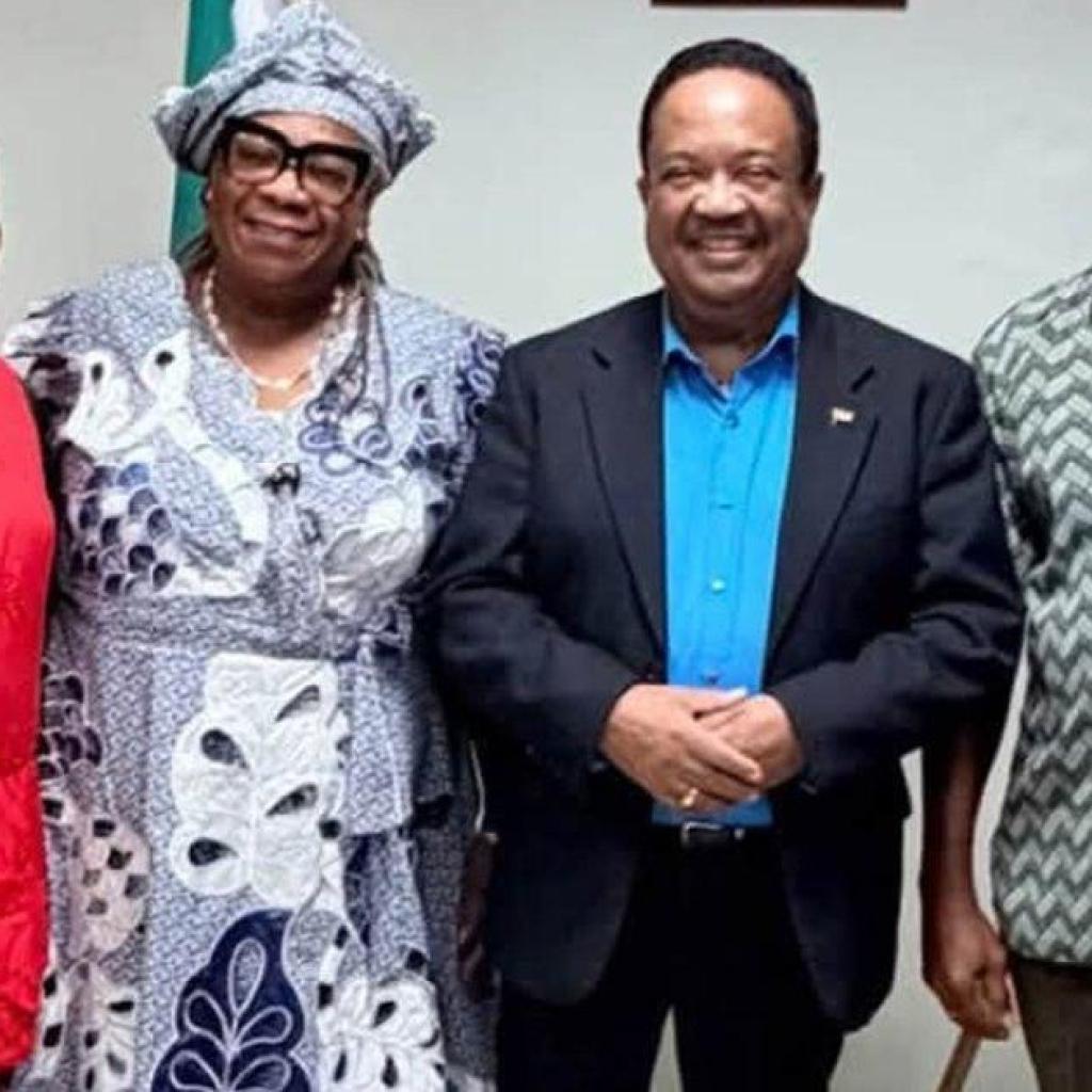 Gregory Rusland bezoekt Surinaams consulaat op Curaçao en spreekt diaspora