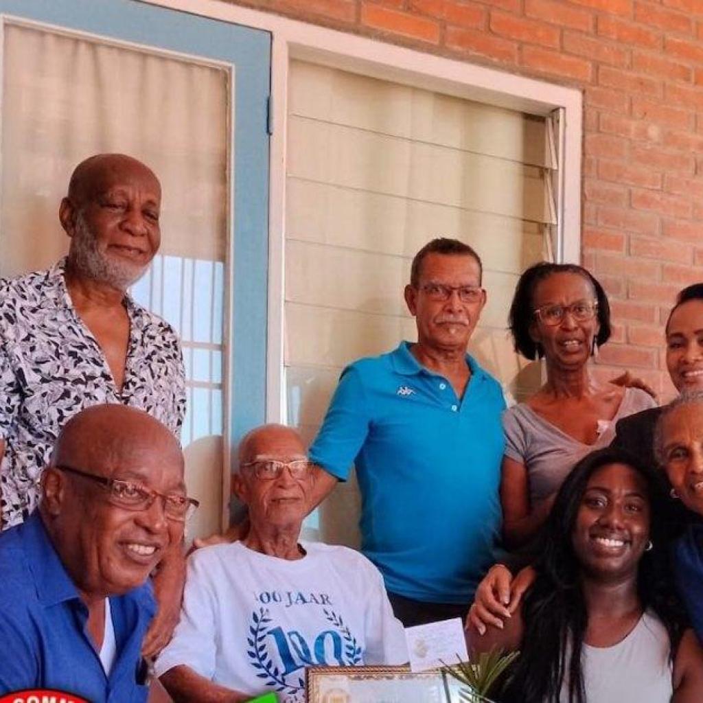 Stanley Robert Linger bereikt de leeftijd van 100 jaar in Paramaribo