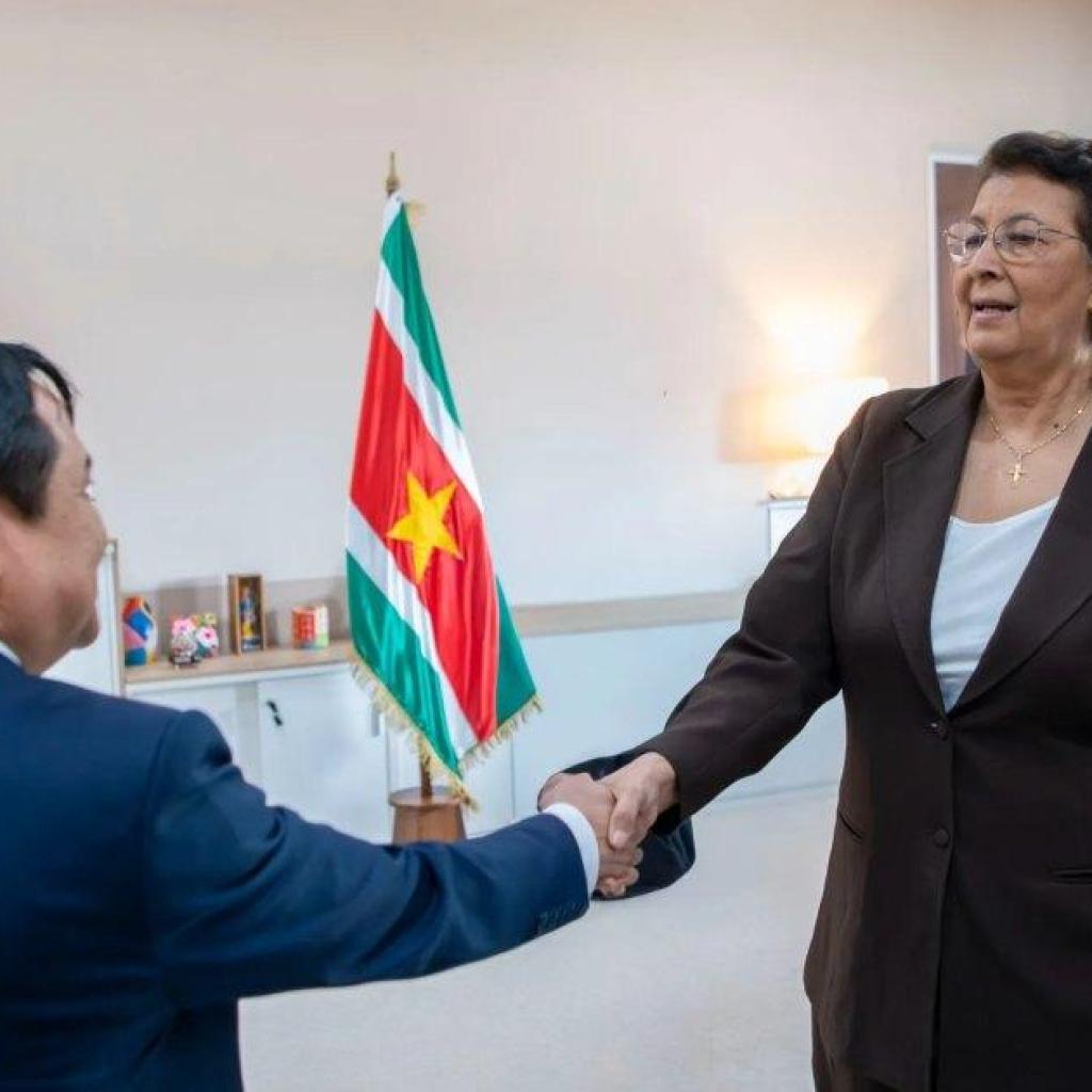 Suriname en Vietnam bespreken versterking van economische samenwerking bij afscheid ambassadeur