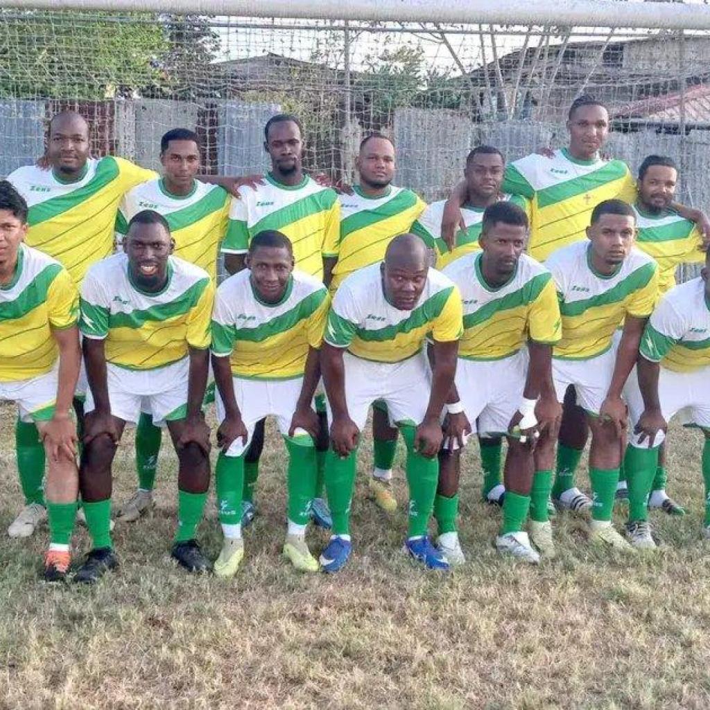 Competitieduel in Nickerie afgebroken bij monsterstand en FC Corantijn buigt achterstand om